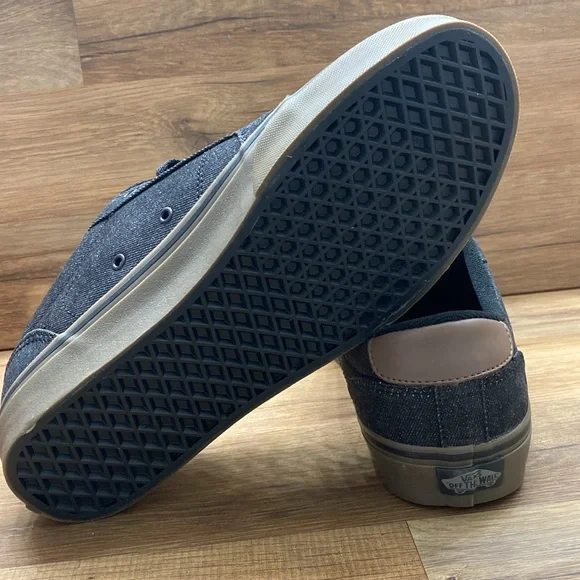 VANS BISHOP BRAND NEW - Picture 5 of 7